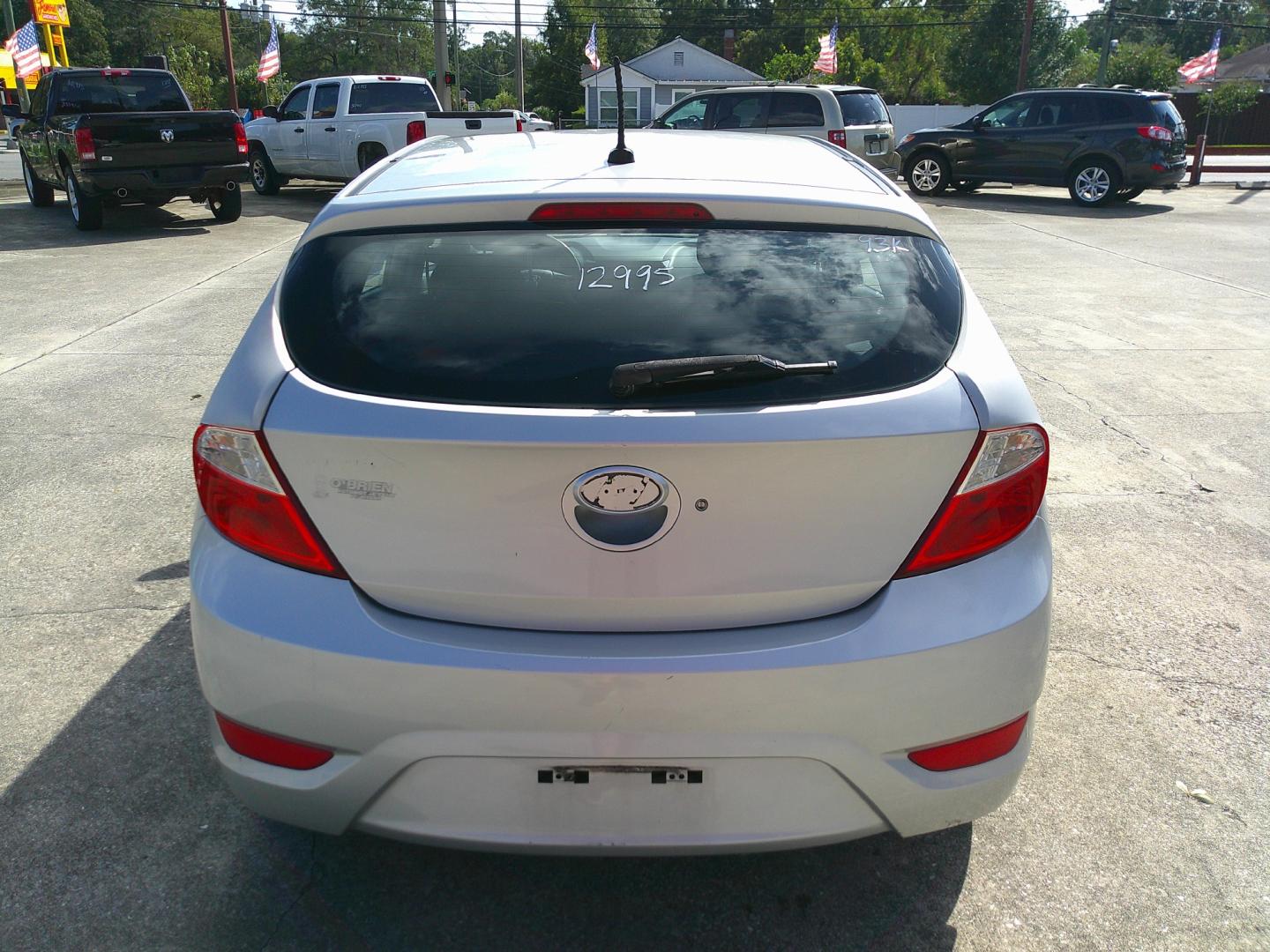 2013 SILVER HYUNDAI ACCENT GS; SE (KMHCT5AE9DU) , located at 1200 Cassat Avenue, Jacksonville, FL, 32205, (904) 695-1885, 30.302404, -81.731033 - Photo#5